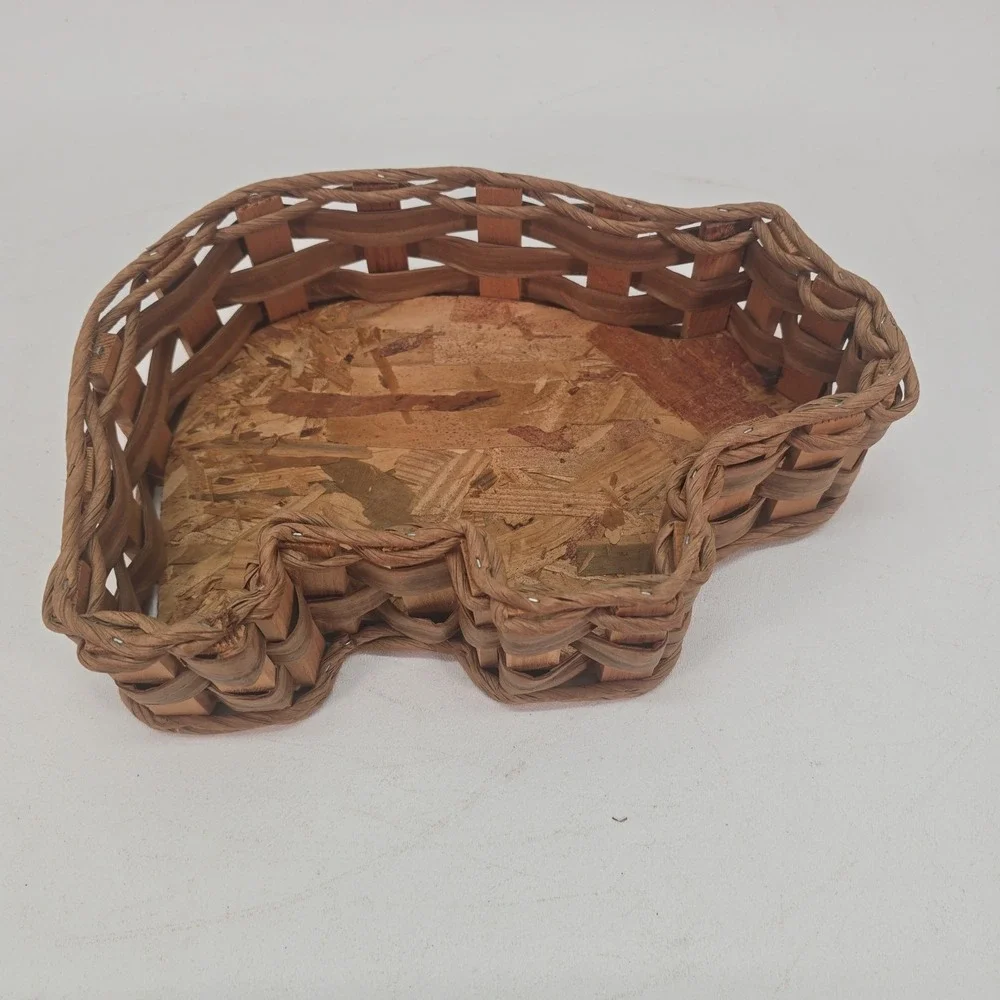 Bear Shaped Basket Woven Wooden Wicker Tray Wood Bottom